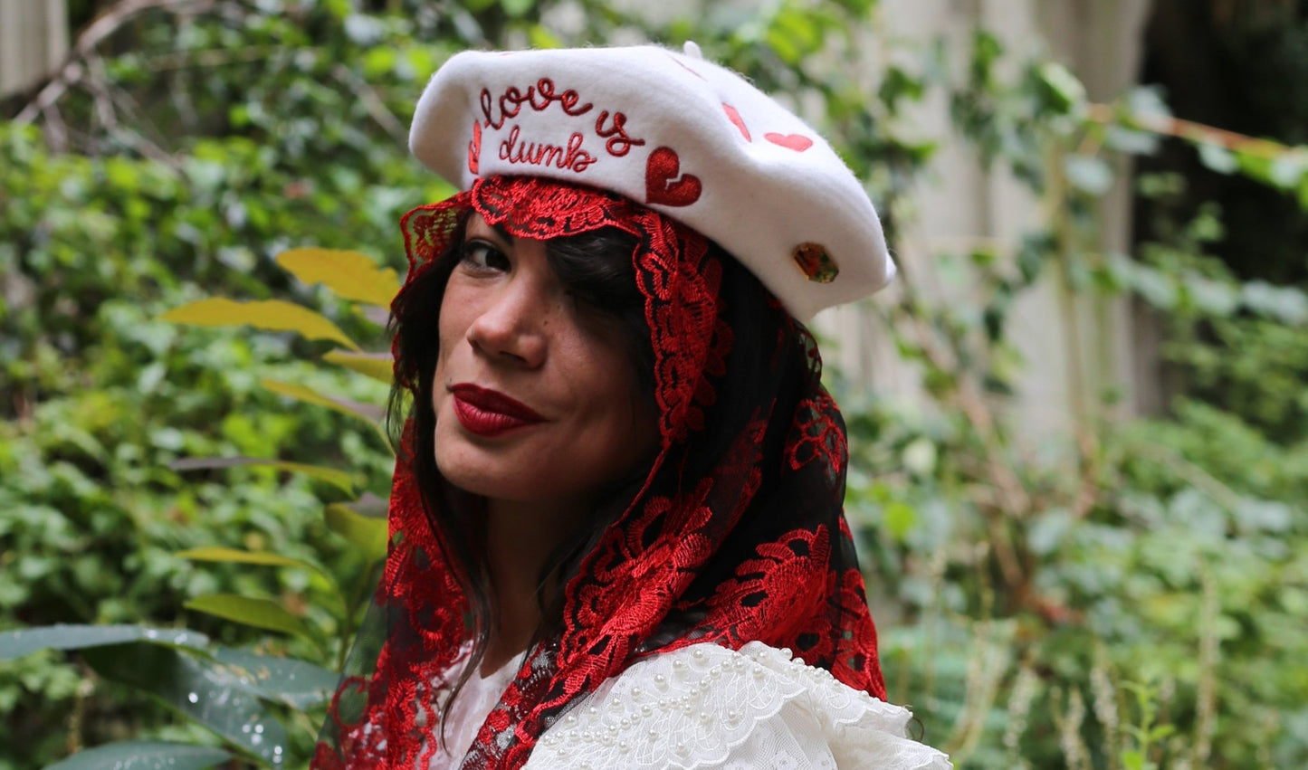 Embroidered hats for women with hearts - Dedais Slow Fashion