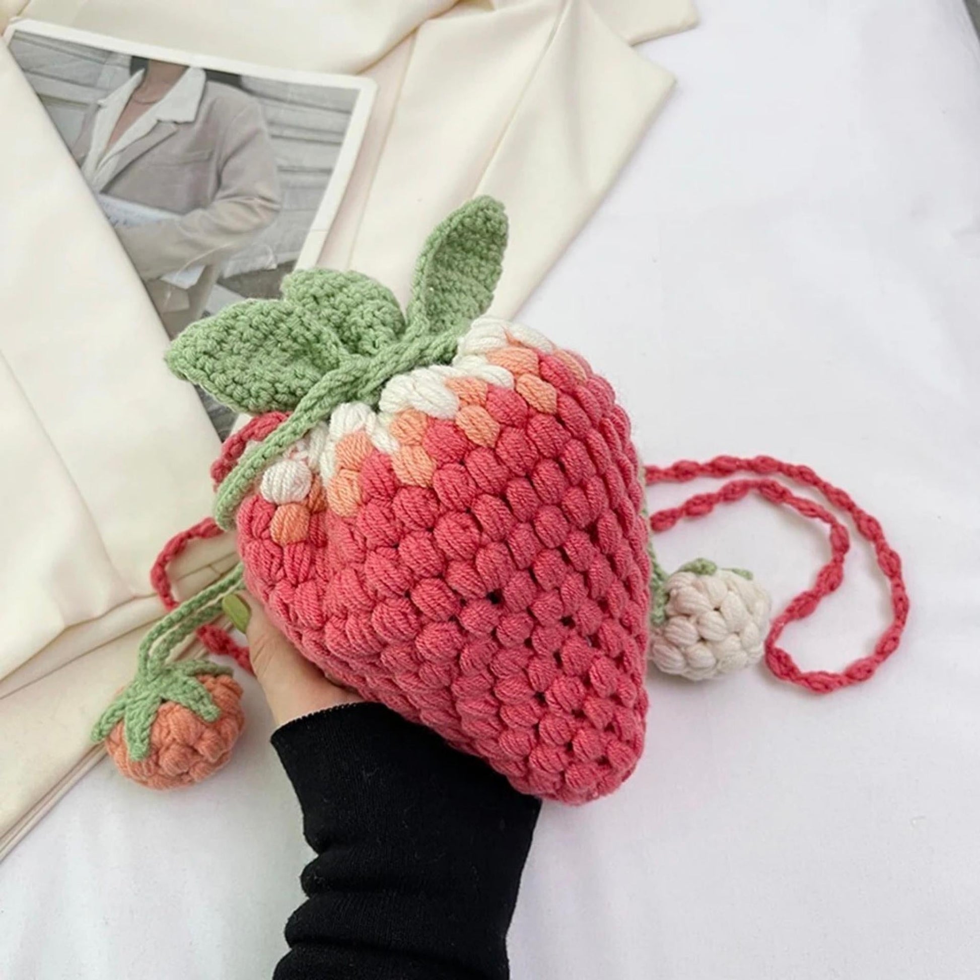 Crochet Strawberry Handbag - Dedais Slow Fashion