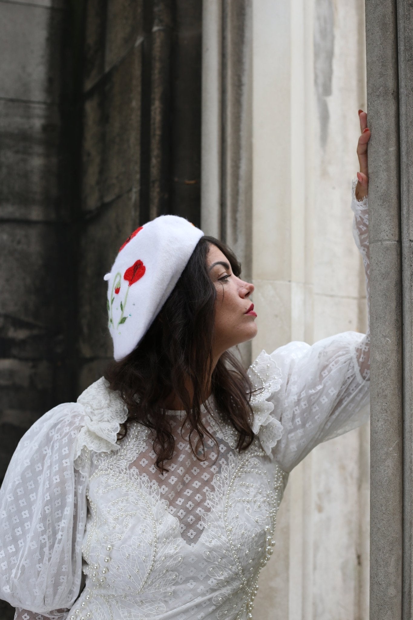 Felted hat with poppies - Dedais Slow Fashion