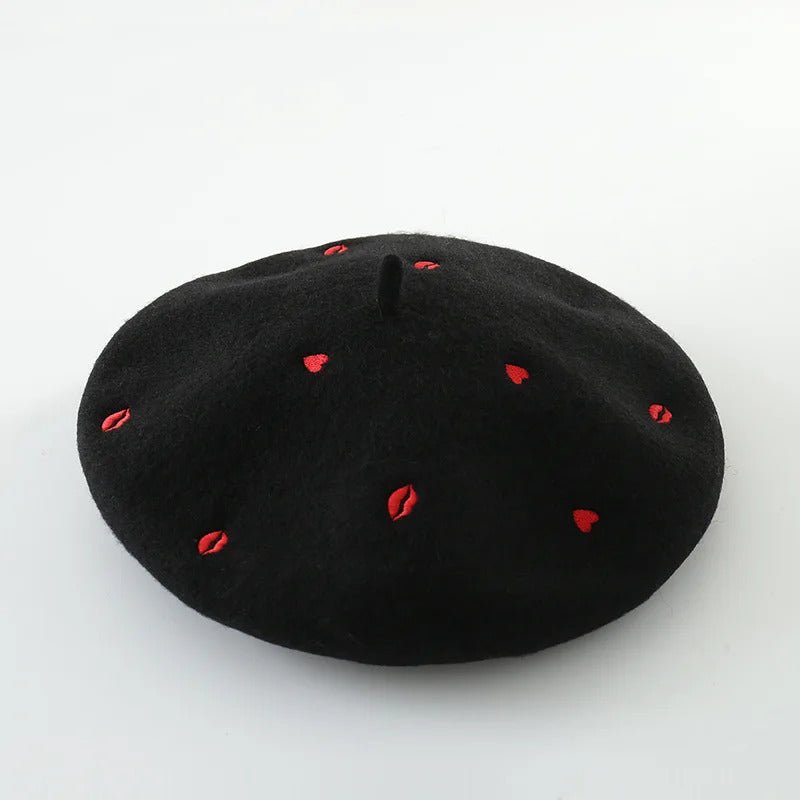 Kiss Beret Hat - Dedais Slow Fashion