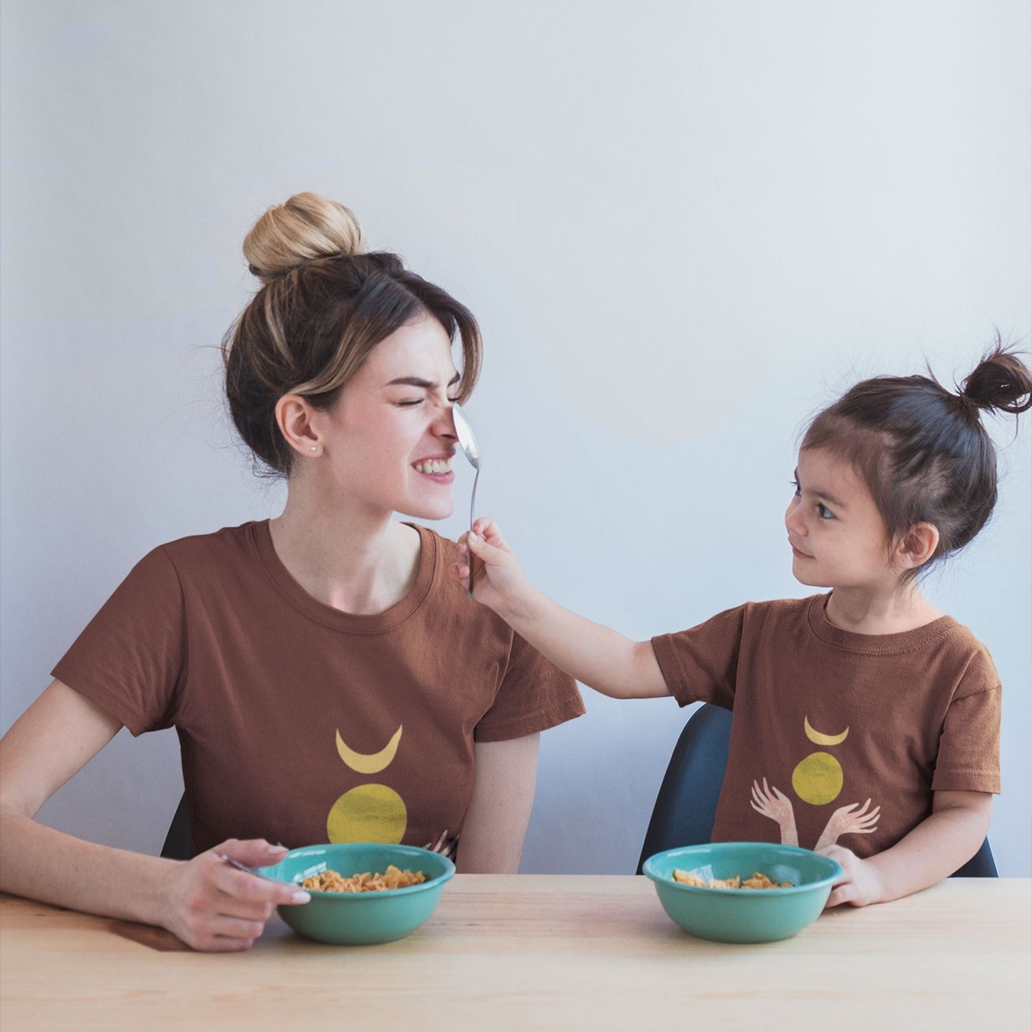 Organic Cotton T-shirt (Chocolate) - Dedais Slow Fashion