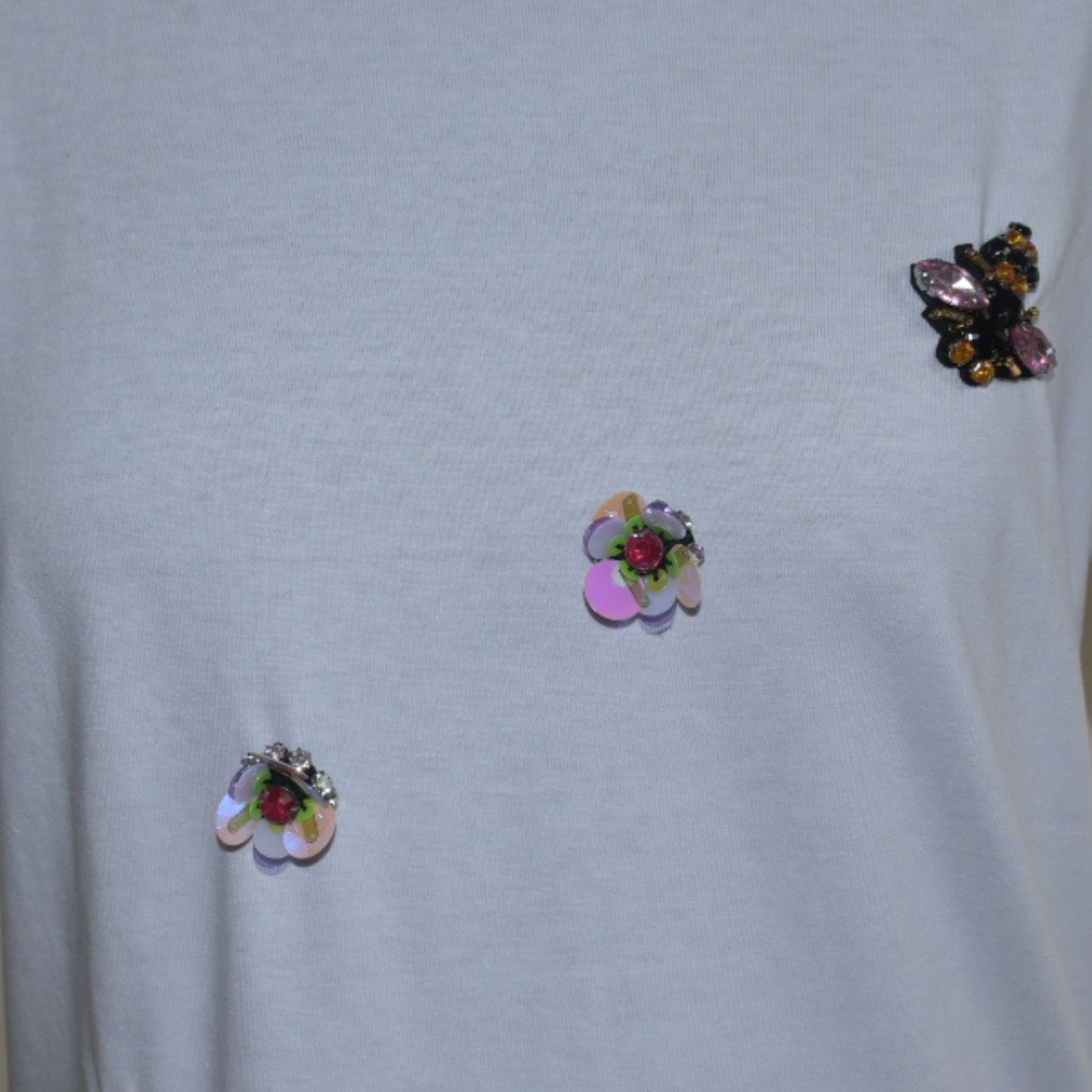 Marga Organic Cotton T-shirt Short Sleeve White with Handmade Recycled Embellished Flowers